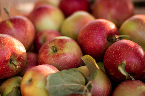 Red apples