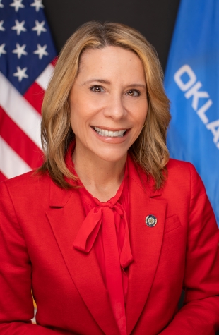 Headshot of OK Representative Ellyn Hefner